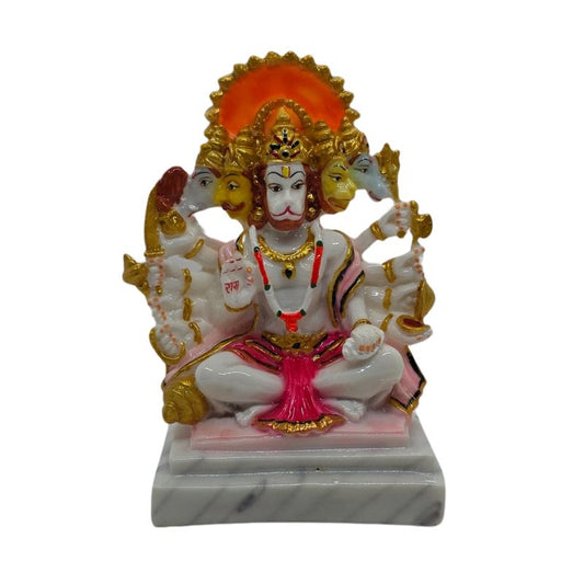 Vijfhoofdige Panchmukhi Hanuman murti met oranje stralenkrans en roze kleding op marmeren voet.
